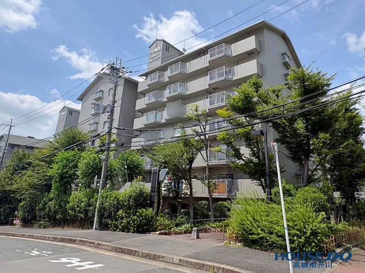 【外観】
昭和59年築・総戸数123戸の大規模マンション。2023年9月に大規模修繕工事も完了しており、管理体制も良好です。