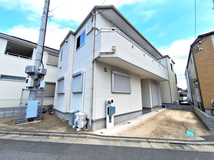 敷地内には通信設備が設置されており、年間約15.6万円の土地使用料収入があります。