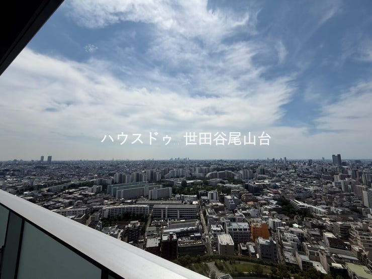 27階からの開放感あふれる眺望。天候の良い日には富士山を望めます。
