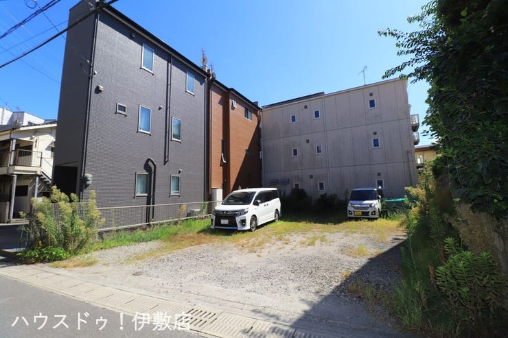 【外観写真】
・2階建てや3階建て、駐車場付を建築可能な広さ