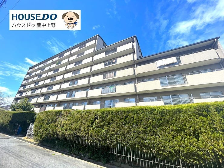 北大阪急行線「箕面船場阪大前」駅から徒歩7分!前面道路は街路樹が綺麗に整えられており、杉谷公園も近い緑豊かな住環境♪