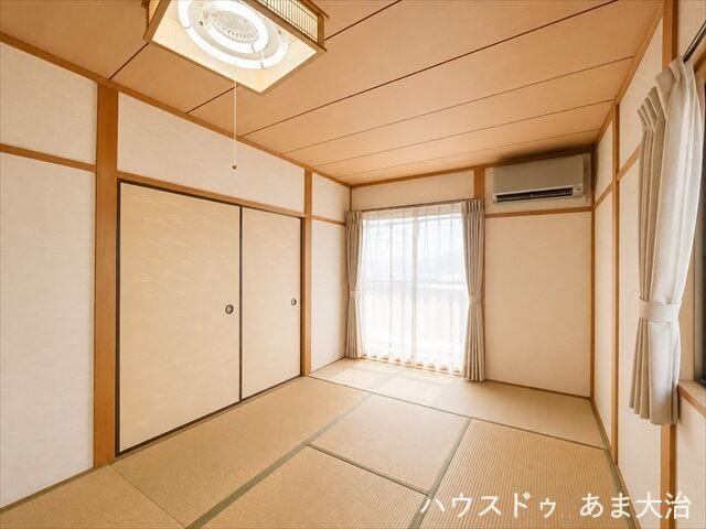 西部屋です。和室は下の階への騒音を気にすることなくお過ごしいただけますね。
※この画像は一部加工を行っております。