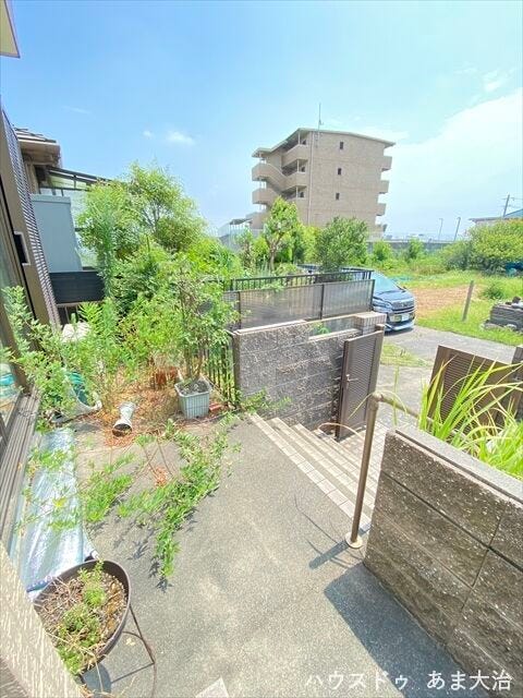 南庭のある造りです。家庭菜園も楽しめそうです。ドッグランを作ることもできそうですね。
※この画像は一部加工を行っております。
