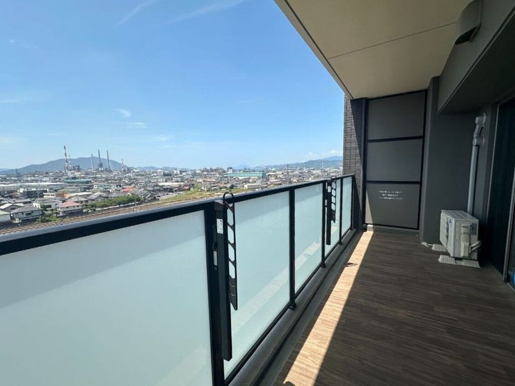 日当たりがよく眺めの良いバルコニーです。