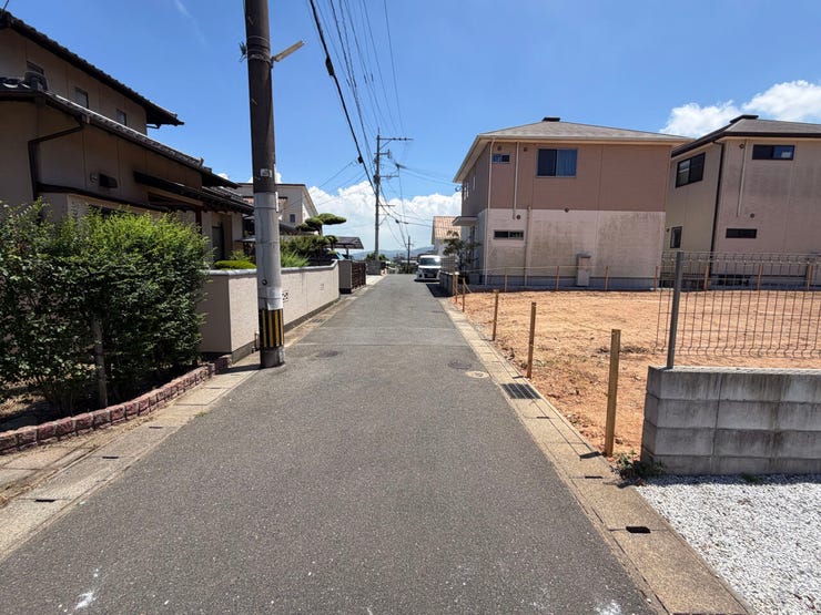 2026年7月26日撮影の現地写真です!2027年1月完成予定♪
完成前でも、現地のご確認や同タイプの完成物件のご見学等ご相談受付中です!