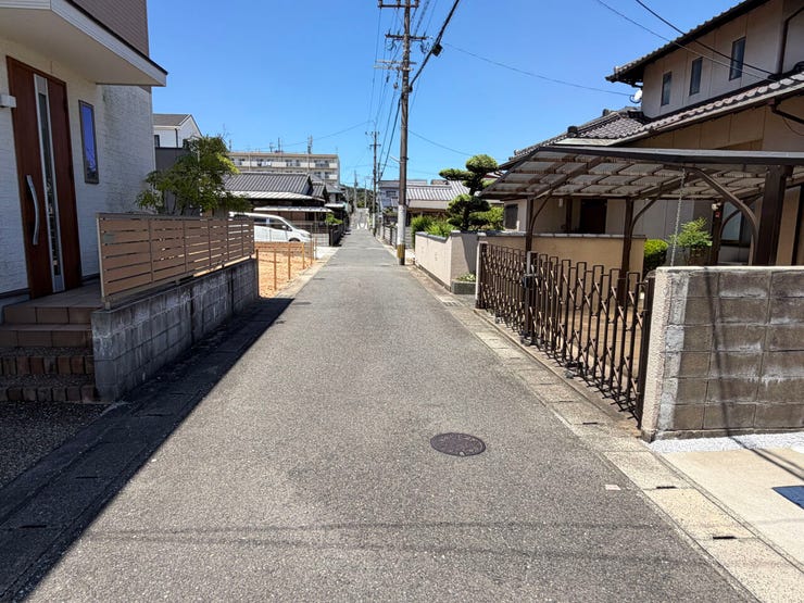 2026年7月26日撮影の現地写真です!2027年1月完成予定♪
完成前でも、現地のご確認や同タイプの完成物件のご見学等ご相談受付中です!