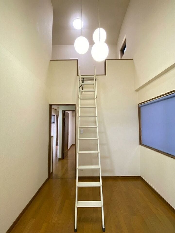 高さを活かしたロフトがあり、空間を広く使えます♪
※AIによる家具消し修正を行っています。