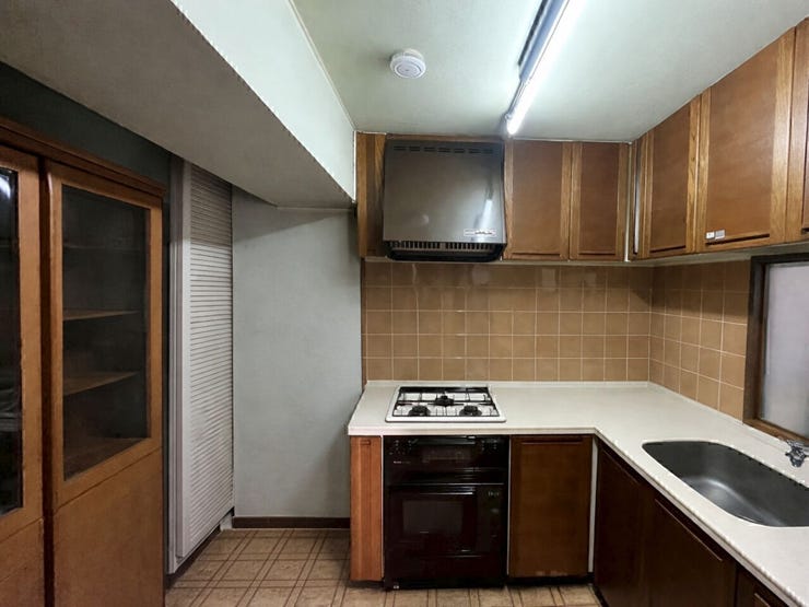 キッチンにはグリルやガスオーブンも完備★
居住用としてもご利用いただけます。
※AIによる空室修正をしております。