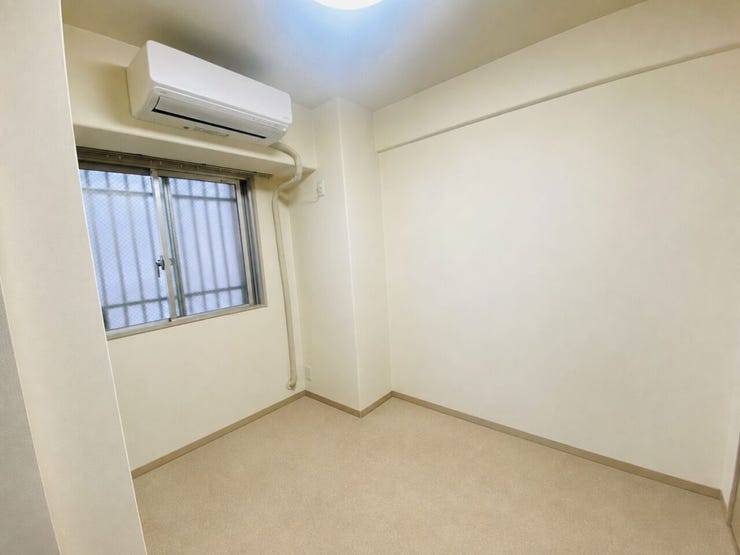 シンプルな内装で家具配置がしやすい洋室♪
※AIによる空室修正をしています。