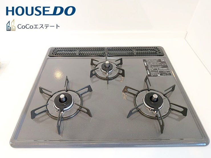 □■三口コンロ■□
同時にお料理が可能♪
煮物と炒め物と汁物と一度に作れます。