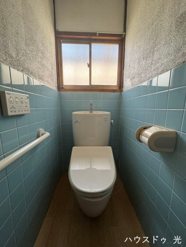 ■□窓付きのため、自然換気が可能で、快適な環境を保ちやすいトイレです□■