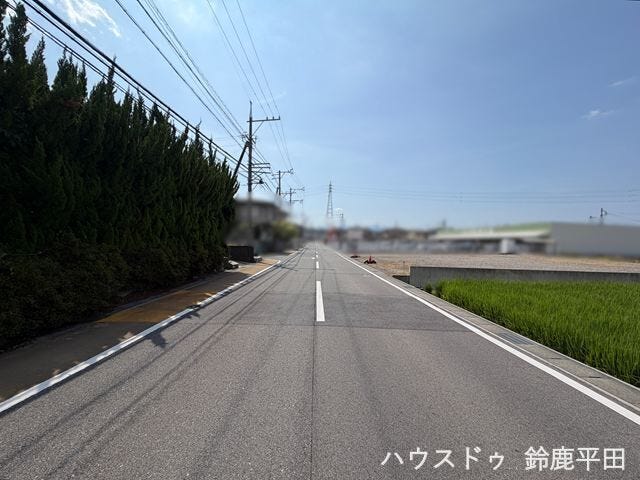 【北側幅員約8.0m前面道路】見通しがいいので開放感のある立地が特徴です。(2026年8月2日 撮影)