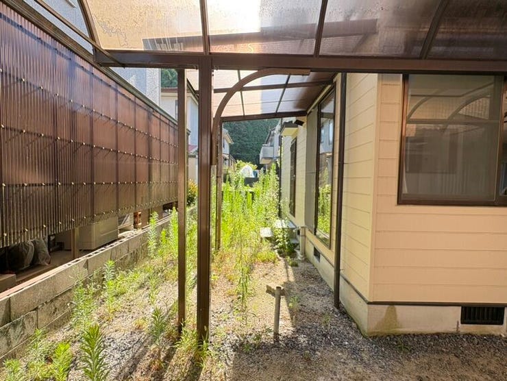 隣地との間隔もしっかり確保されたゆとりの敷地!