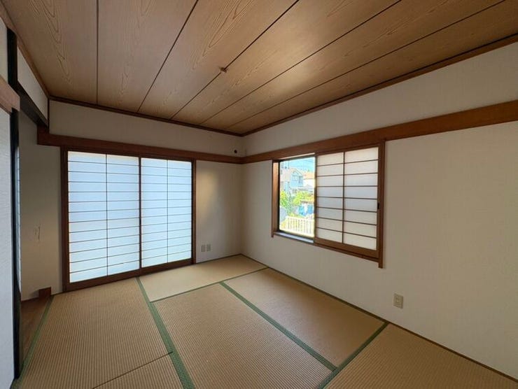 障子からやわらかな光が差し込む落ち着いたお部屋(^_^)