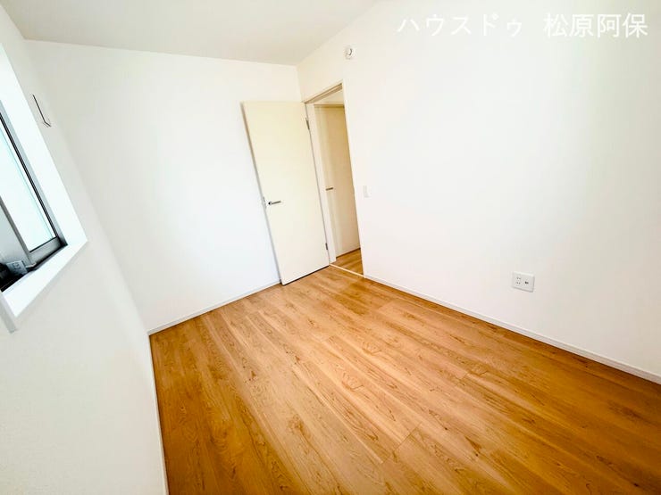 ●【シンプルで使いやすい】洋室別角度
子ども部屋や書斎、テレワークルームなど多用途に活用できる使い勝手の良いお部屋です。