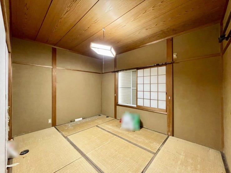 1階和室6帖は、洋室に変更予定となっております。 ※写真はリフォーム前のものです。