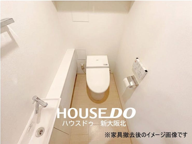 ■手洗いカウンター付き!年中いつでも快適にご使用いただける温水便座付きトイレ!
■壁掛けリモコンがついているので操作もスムーズです!