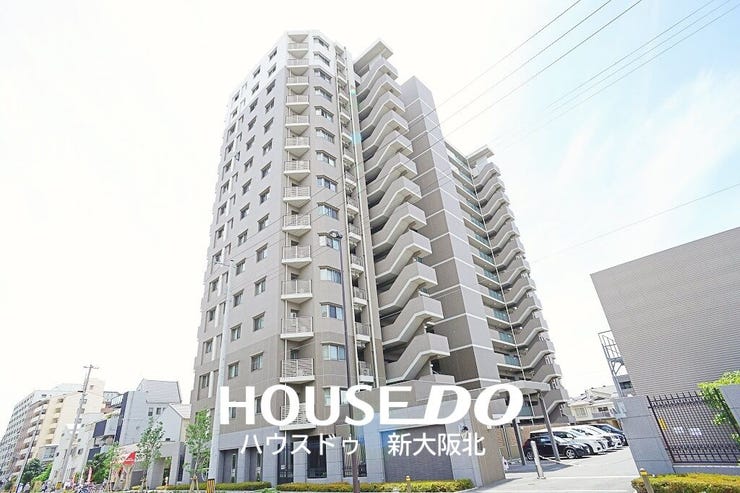 ■2012年7月築のRC造15階建てマンション
■総戸数117戸
■平面駐車場・立体駐車場完備!
