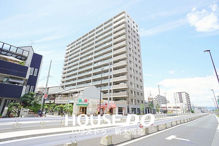 ■2012年7月築のRC造15階建てマンション
■総戸数117戸
■平面駐車場・立体駐車場完備!