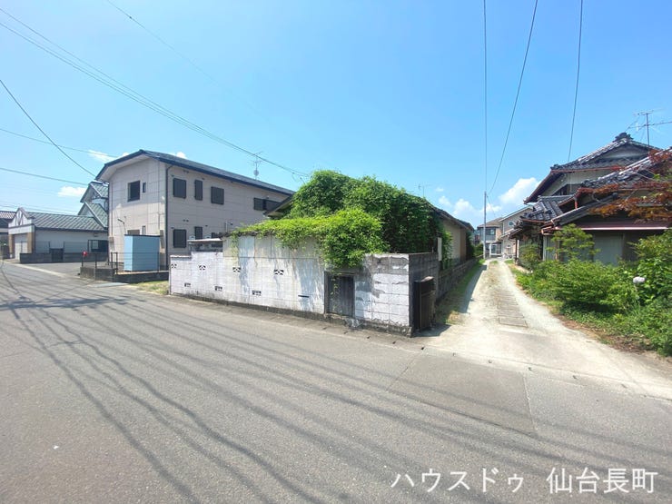 【外観】
土地面積632.49㎡(191.32坪)のゆとりある広さです。建築条件無しで自由な建築が可能!