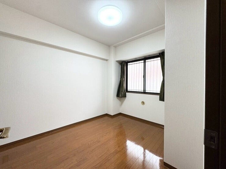 【Bedroom】ナチュラルな内装で、リラックスできる空間。寝室や書斎にも最適です。