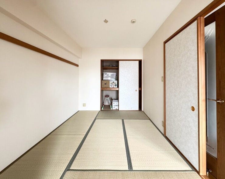 【Japanese Room】心落ち着く和室空間。客間やお子様の遊び場にも活用できます。