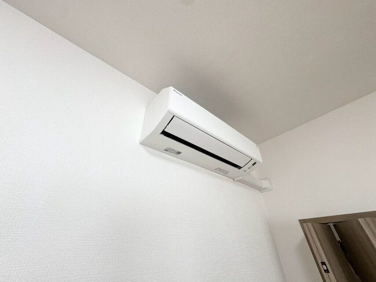 【Facilities】エアコン付きのうれしい設備。初期費用を抑えて入居できるポイントです。