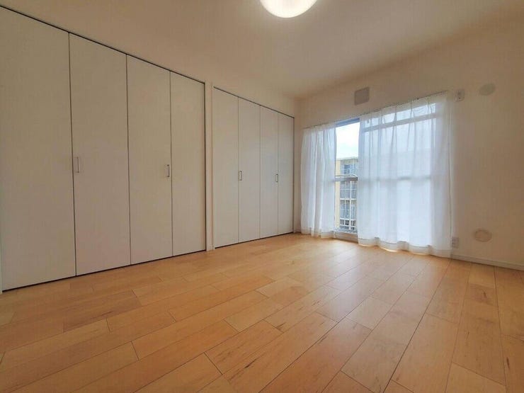 【Bedroom】隣接するリビングとつなげて使えば、開放感とゆとりのある空間に。