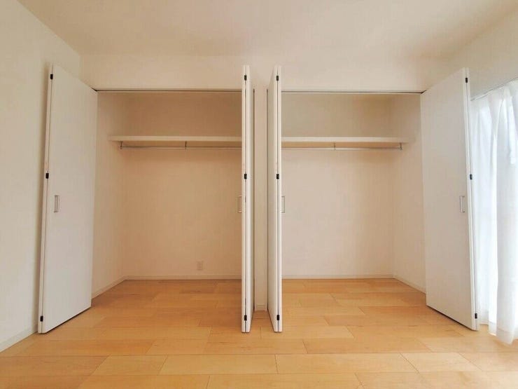 【Bedroom】クローゼット完備で収納力◎。家具の配置もしやすい機能的な洋室です。
