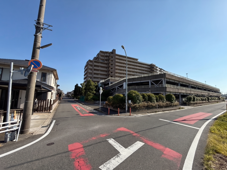 東側 前面道路
※こちらの写真は家具等を消す加工を行っております