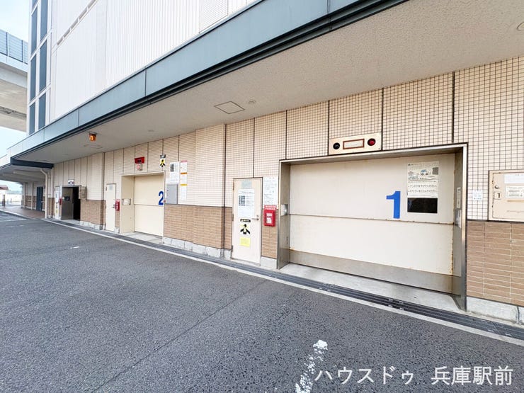 ◇敷地内に駐車場を完備。天候の悪い日でも乗り降りしやすく、お車をお持ちの方も安心してご利用いただけます。