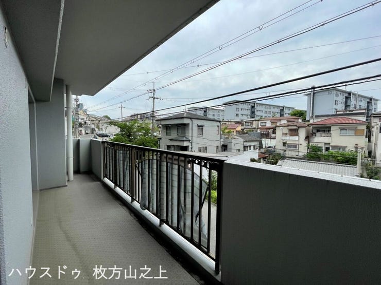 お洗濯物もたっぷり干せる広々バルコニー