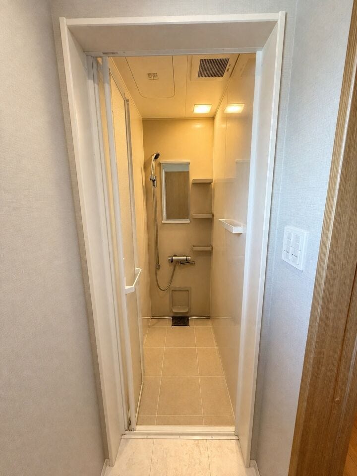 シャワールーム