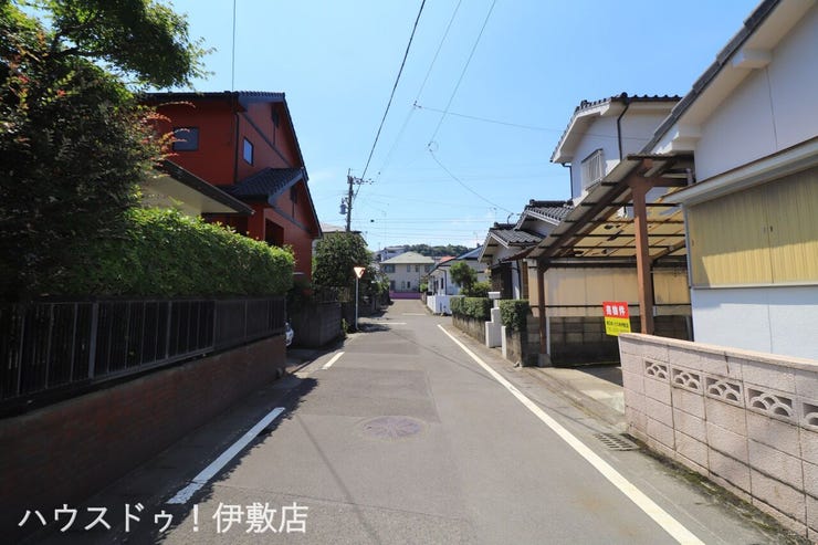 【前面道路】
東側前面道路、南方面
大通りから一本入っており、交通量少なめです