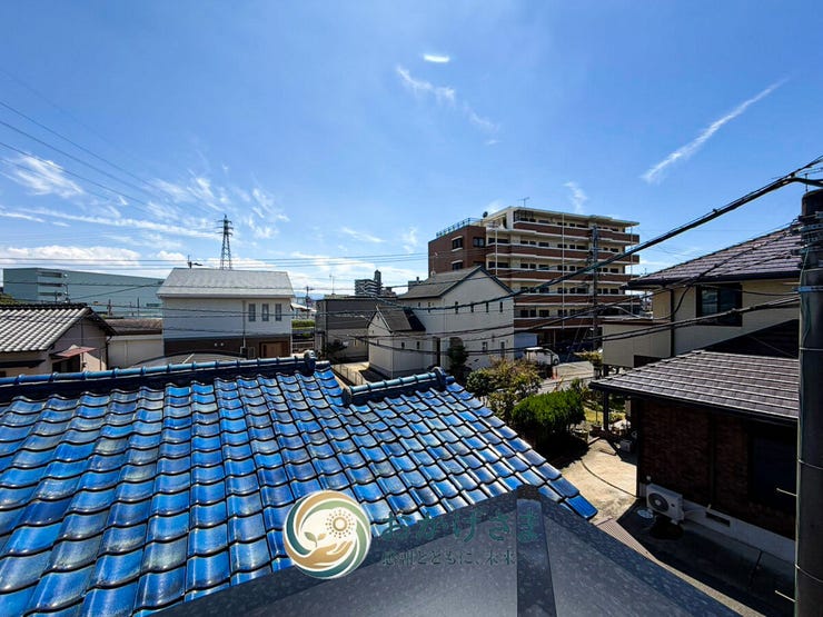 【眺望】
青空が気持ちよく広がる開放的なロケーション。周辺は閑静な住宅街で穏やかな暮らしが叶います。