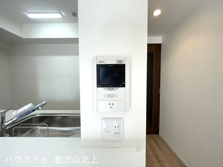 モニター付きインターホン・給湯リモコンを備えています。
