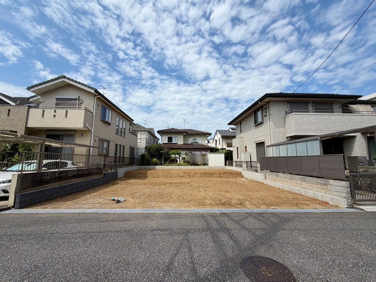 【外観】
随時ご案内可能です♪
当物件はもちろんですが、他に気になる物件のご案内、資金計画、物件詳細、住宅ローン等何でもお気軽にお問い合わせください!!