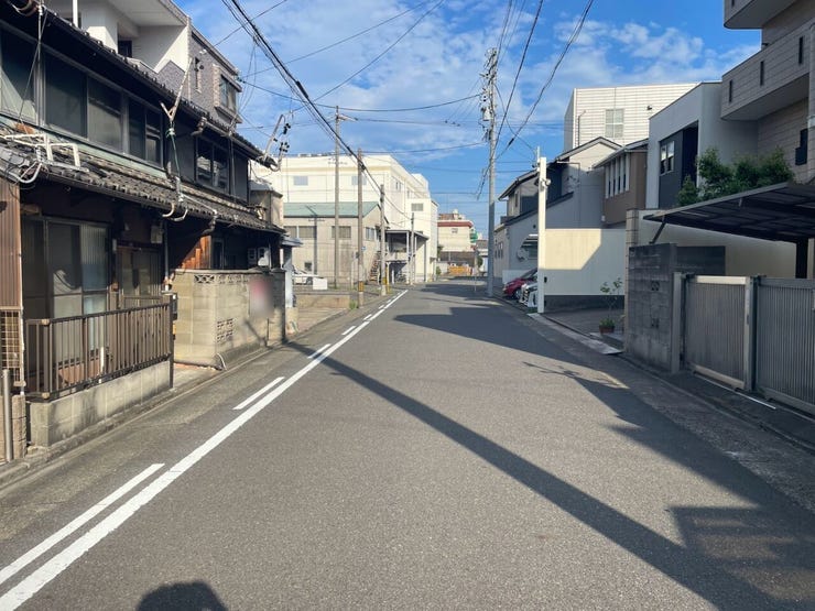 ◇前面道路◇
南側に面する道路は約6mです。