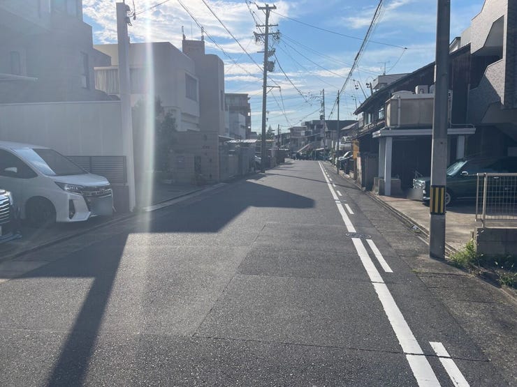 ◇前面道路◇
南側道路に面しており陽当たり良好です。