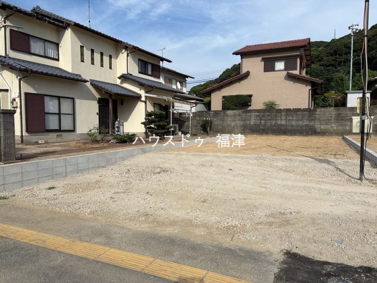 未完成物件は立地を確認後、
同メーカーが建てたお家をご案内!
《古賀市花鶴丘2丁目 新築戸建》