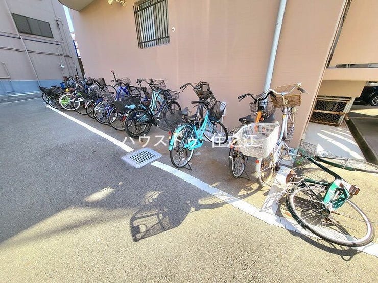 ★駐輪場も区画数はたくさんございます。空き状況の確認はお気軽にお申し付け下さい。