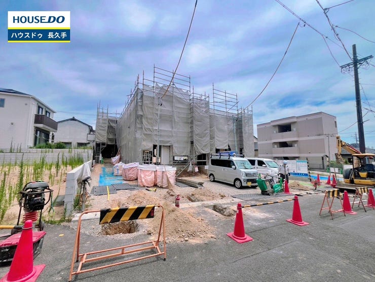 【外観】
お住まい購入に向けての『質問』・『疑問』。具体的に何を準備をして進めたらいいのか?些細な事でも何でも質問して下さい。安心してお住まいが購入出来るようサポート致します!