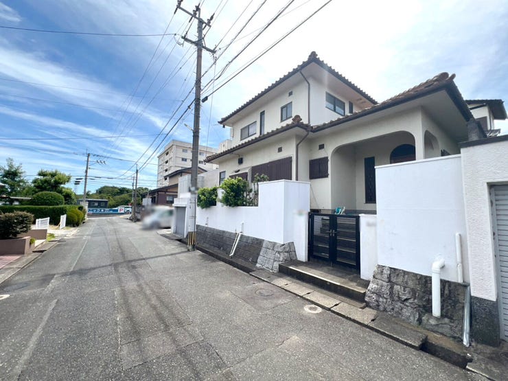 全居室収納♪小倉南区朽網西中古戸建て◎駐車場◎照明器具◎納戸◎トイレ2ヶ所◎勝手口