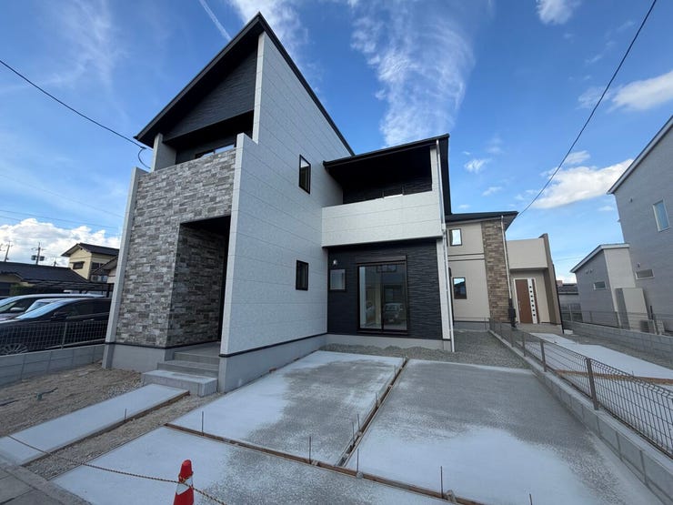 佐賀市八丁畷町の新築4LDK2階建て住宅です!
ご内覧・資金計画などお家に関することは何でもお任せください!
新しい生活を佐賀市八丁畷町で始めてみませんか?
お気軽にお問い合わせください!