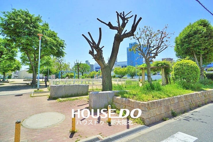 ■目の前が公園なので、お子様ものびのび遊べる子育てしやすい住環境です♪
■お子様の遊び場や毎日のお散歩コースとして気軽に利用できます!