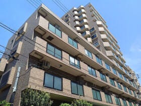 草加市氷川町