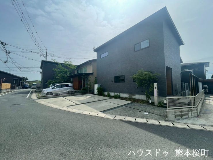 ■理想を叶える新しい暮らしの舞台■高いデザイン性と機能性を兼ね備えた住まい。ここで、家族の新しい物語が始まります。