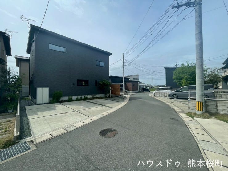 ■車と趣味の幅が広がる場所■単なる駐車スペースではない、洗車やタイヤ交換、DIYにも使える多目的な屋外スペースです。