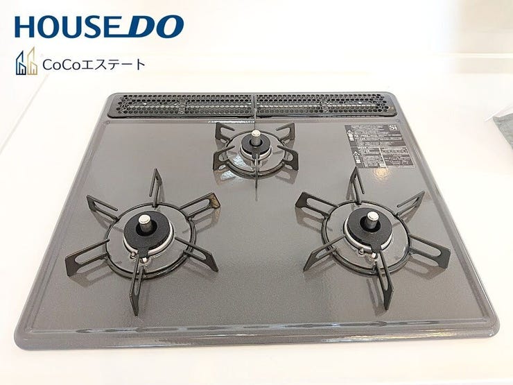 □■三口コンロ■□
同時にお料理が可能♪
煮物と炒め物と汁物と一度に作れます。