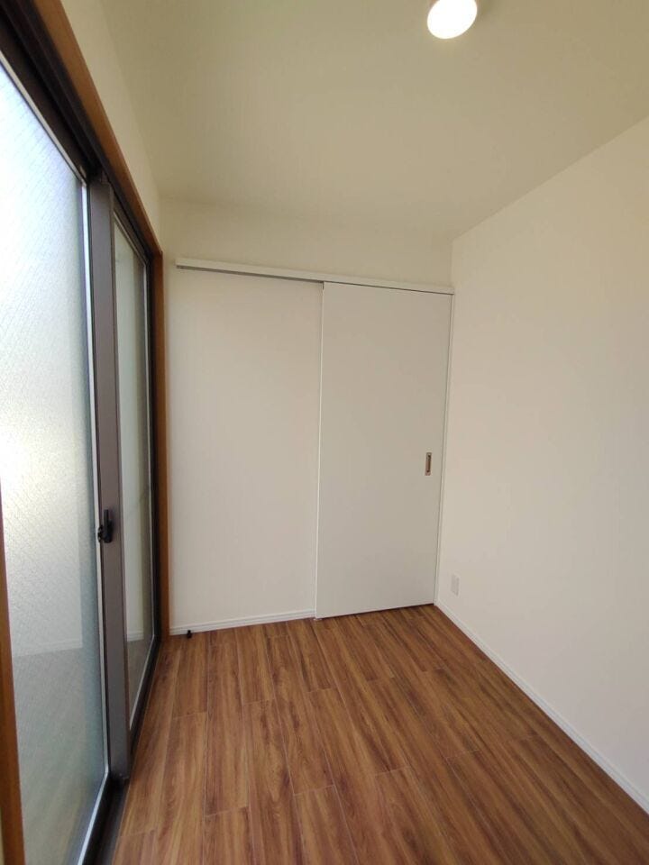 1階洋室奥の納戸です。